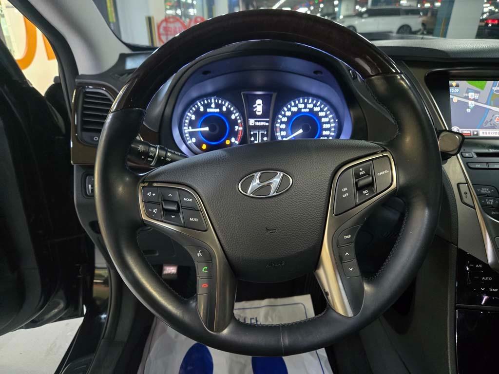 HYUNDAI Grandeur - Vista 8