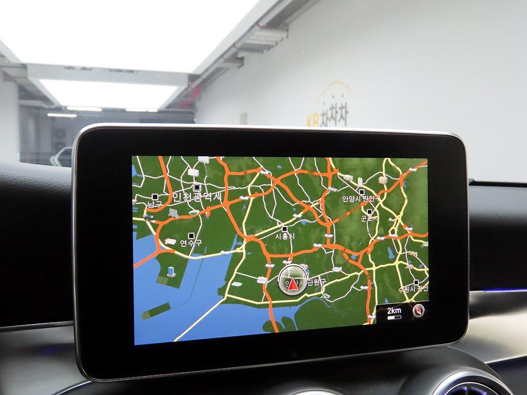 Mercedes Benz C Class - Vista 8