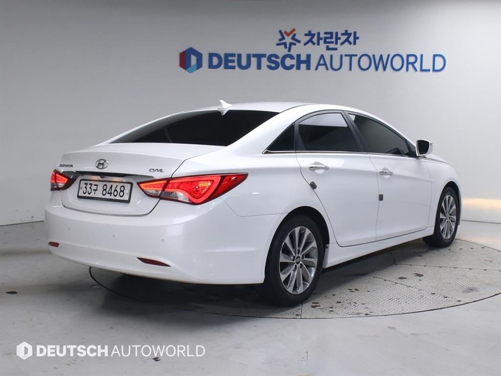 HYUNDAI Sonata - Vista 2