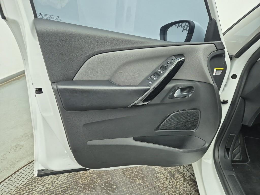 Citroen C4 2018 Blanco - Importación desde Corea - HF Imports Iquique - Foto 17