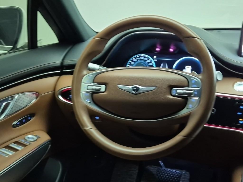 Genesis GV70 - Vista 9