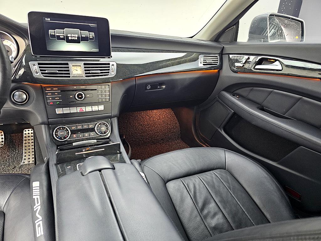 Mercedes Benz CLS Class - Vista 10