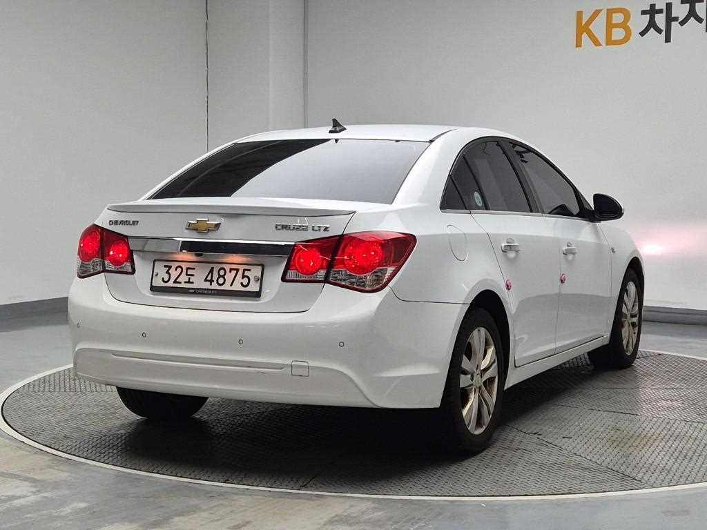 Chevrolet Cruise - Vista 3