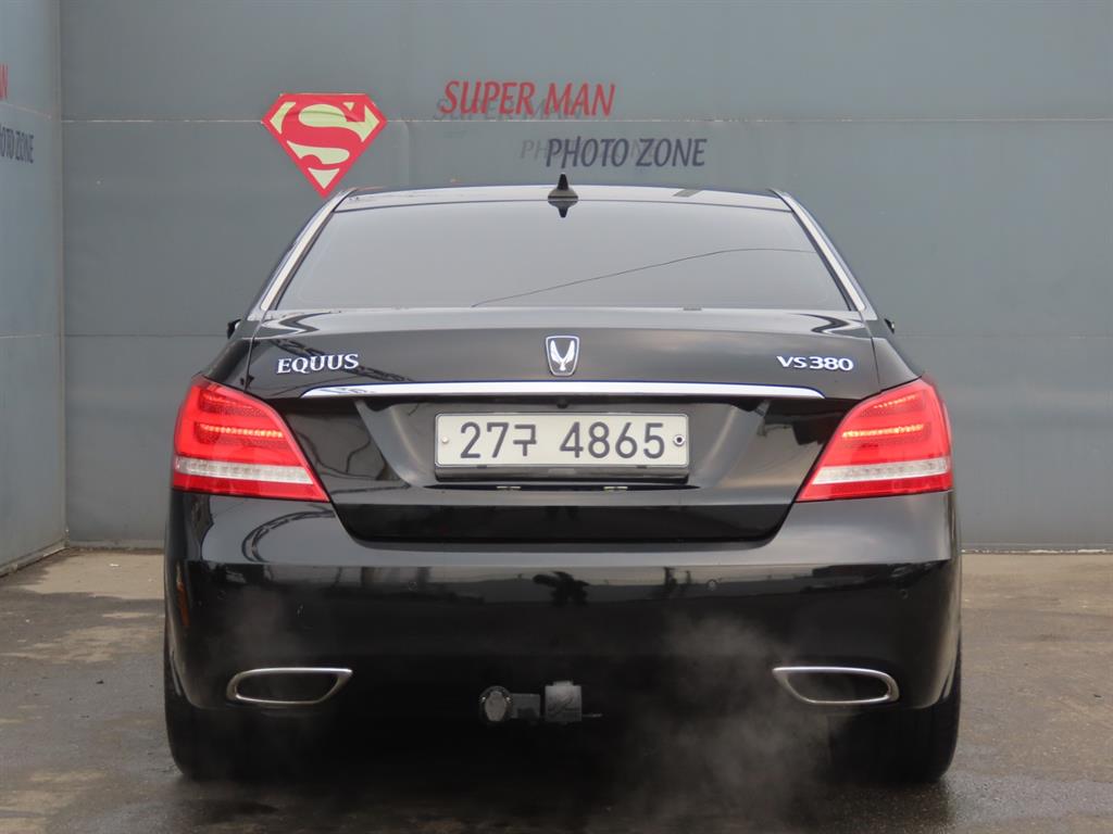 HYUNDAI Equus - Vista 7