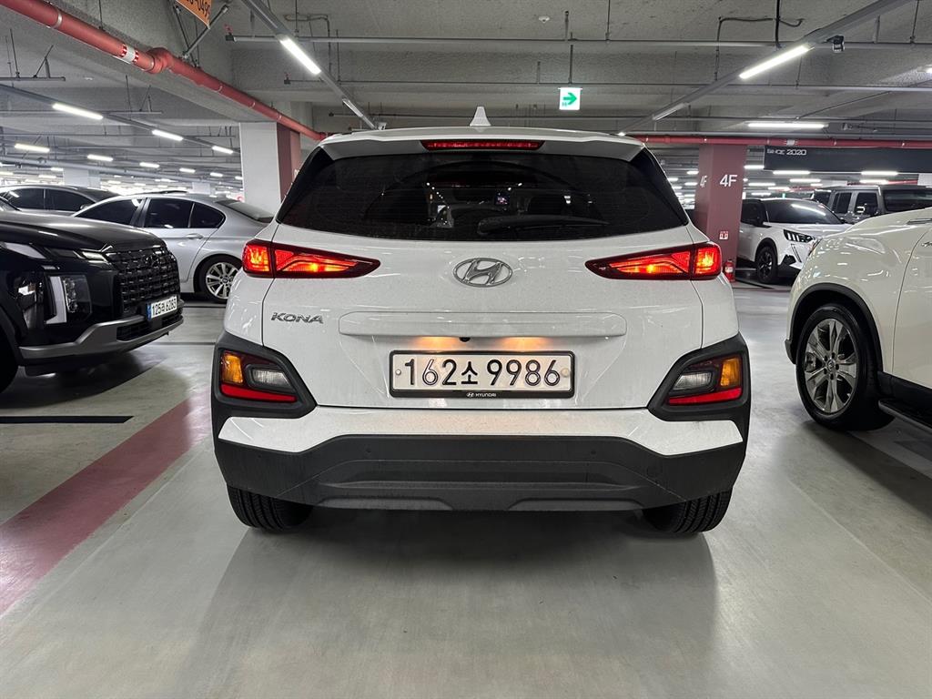 HYUNDAI Kona - Vista 4