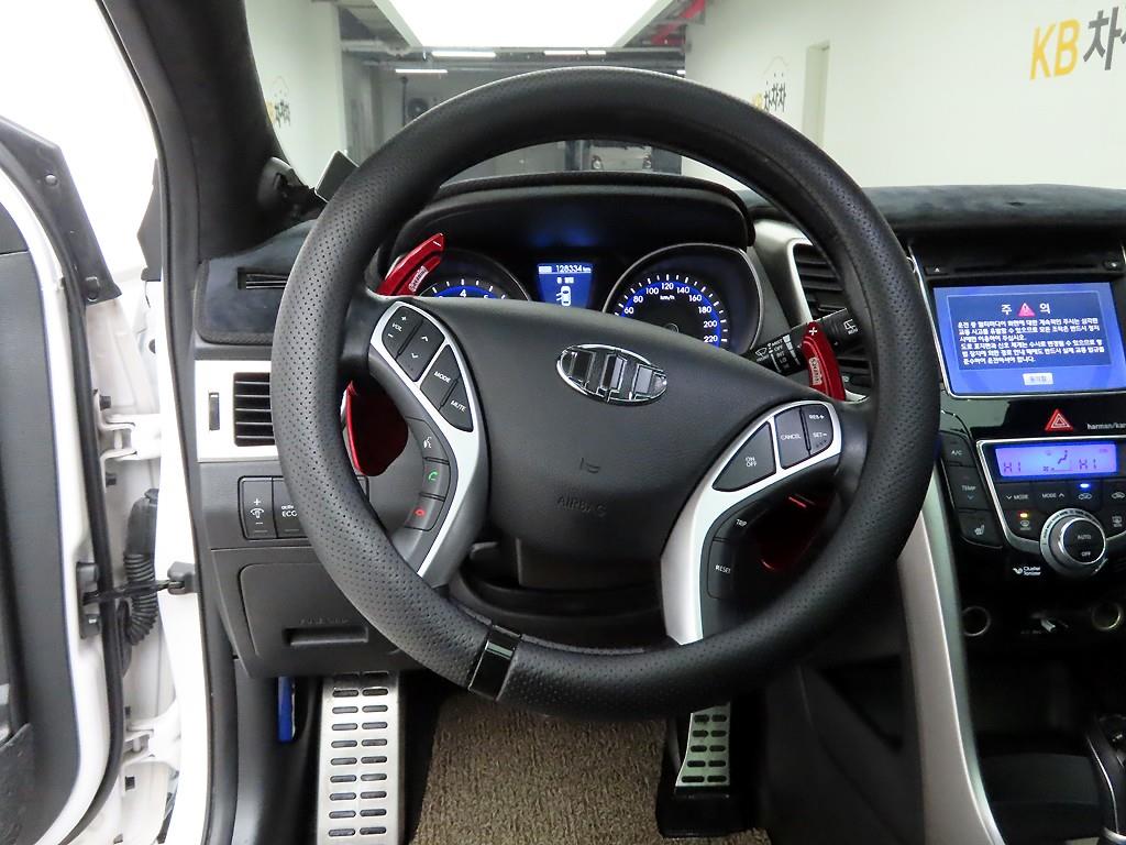 HYUNDAI i30 - Vista 6