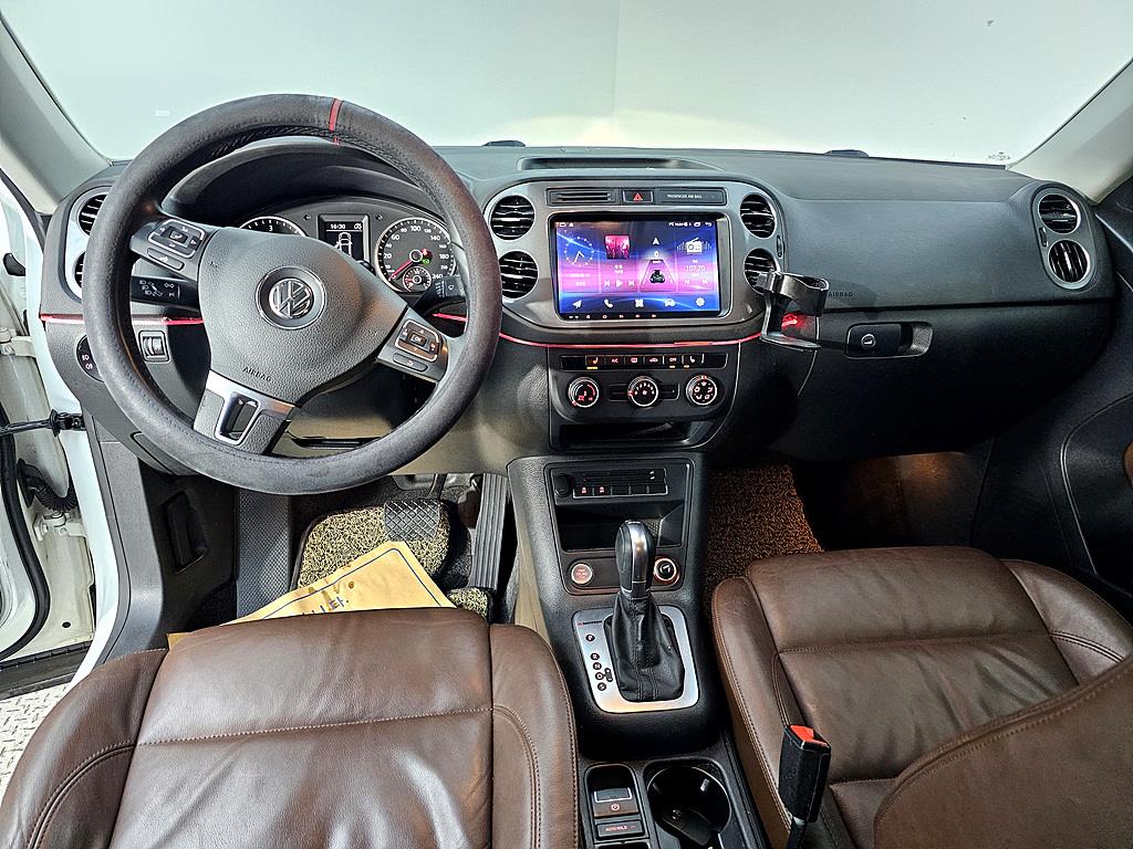 Volkswagen Tiguan - Vista 5