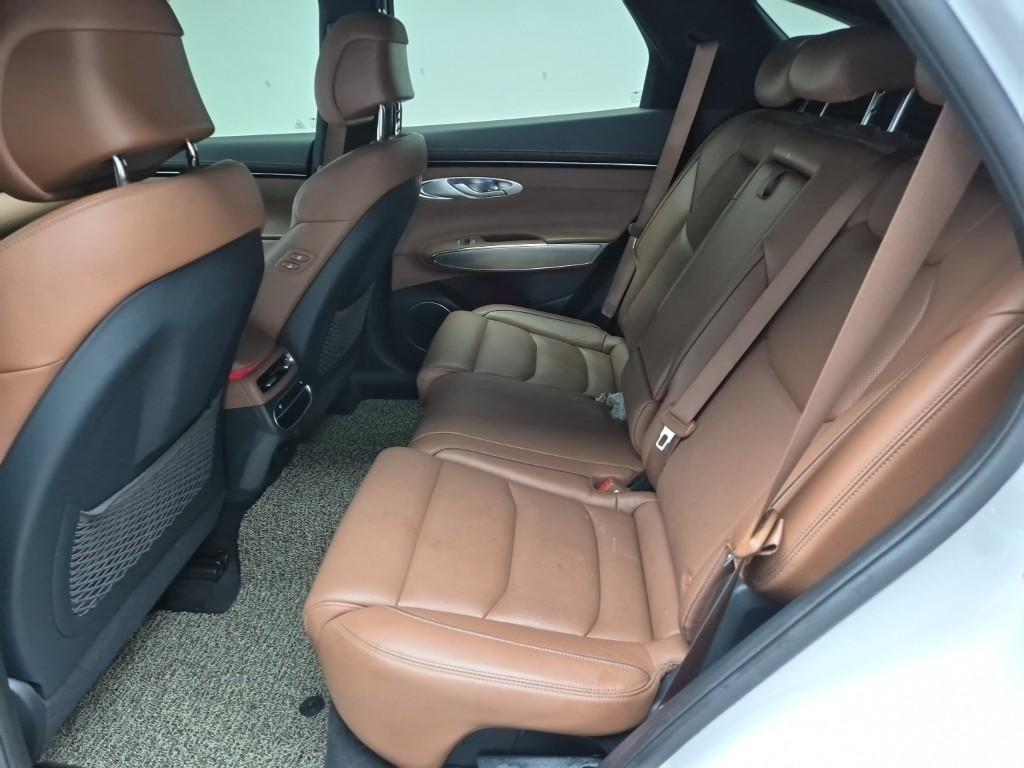 Genesis GV70 - Vista 12