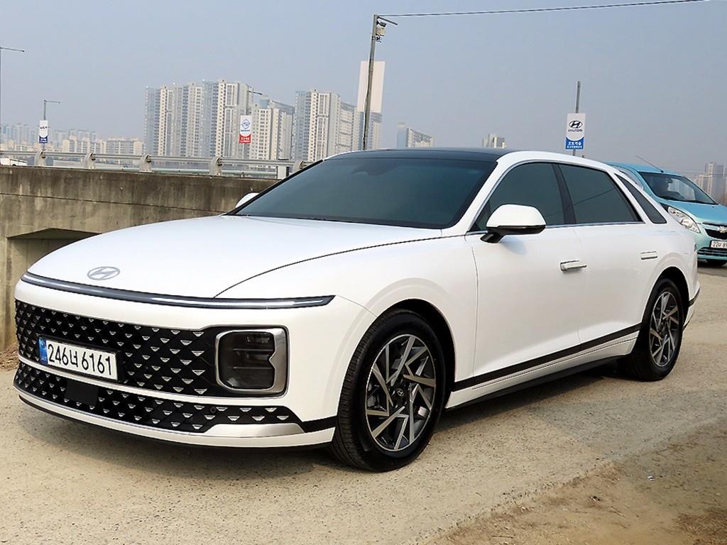 HYUNDAI Grandeur - Vista 2