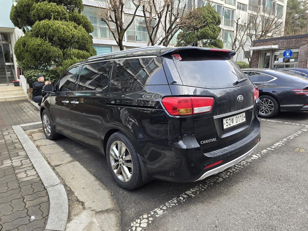KIA Carnival - Vista 4