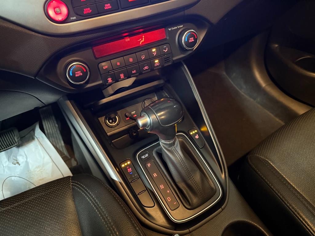 KIA Carens - Vista 7