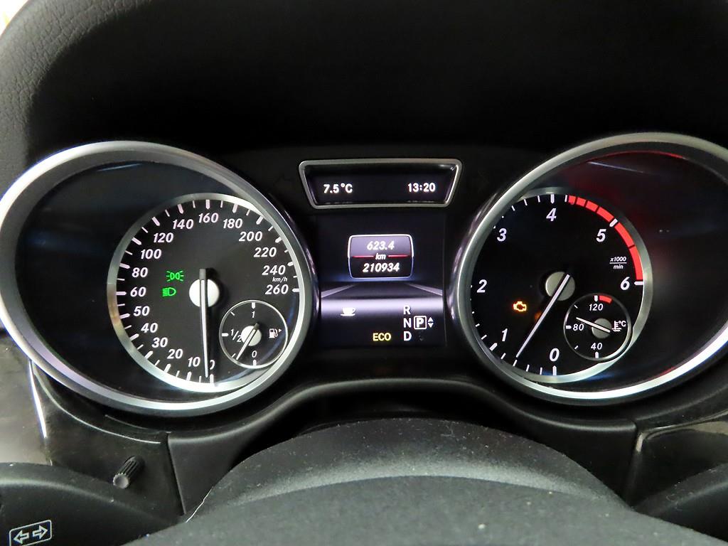 Mercedes Benz M Class - Vista 5