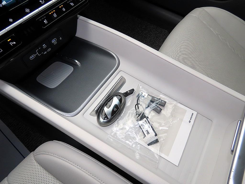 HYUNDAI Grandeur - Vista 11