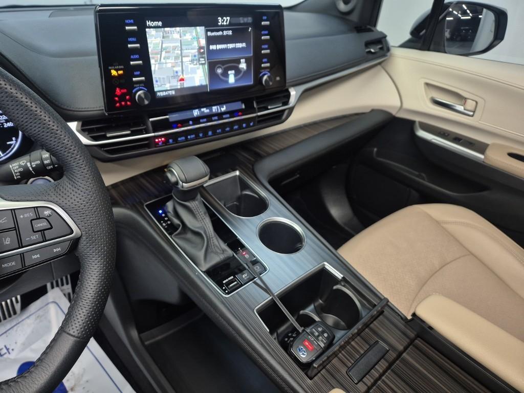 Toyota Siena - Vista 11