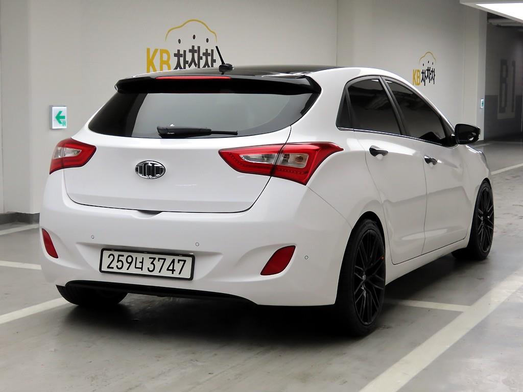 HYUNDAI i30 - Vista 4