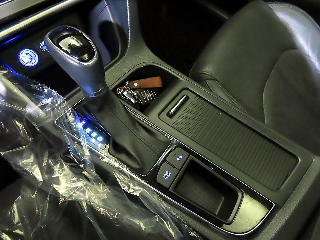 HYUNDAI Sonata - Vista 12