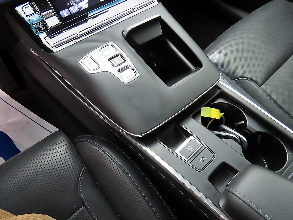 HYUNDAI Grandeur - Vista 11