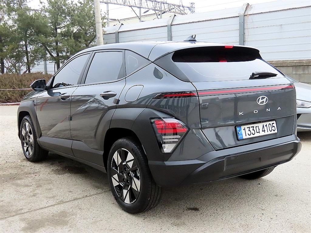 HYUNDAI Kona - Vista 3