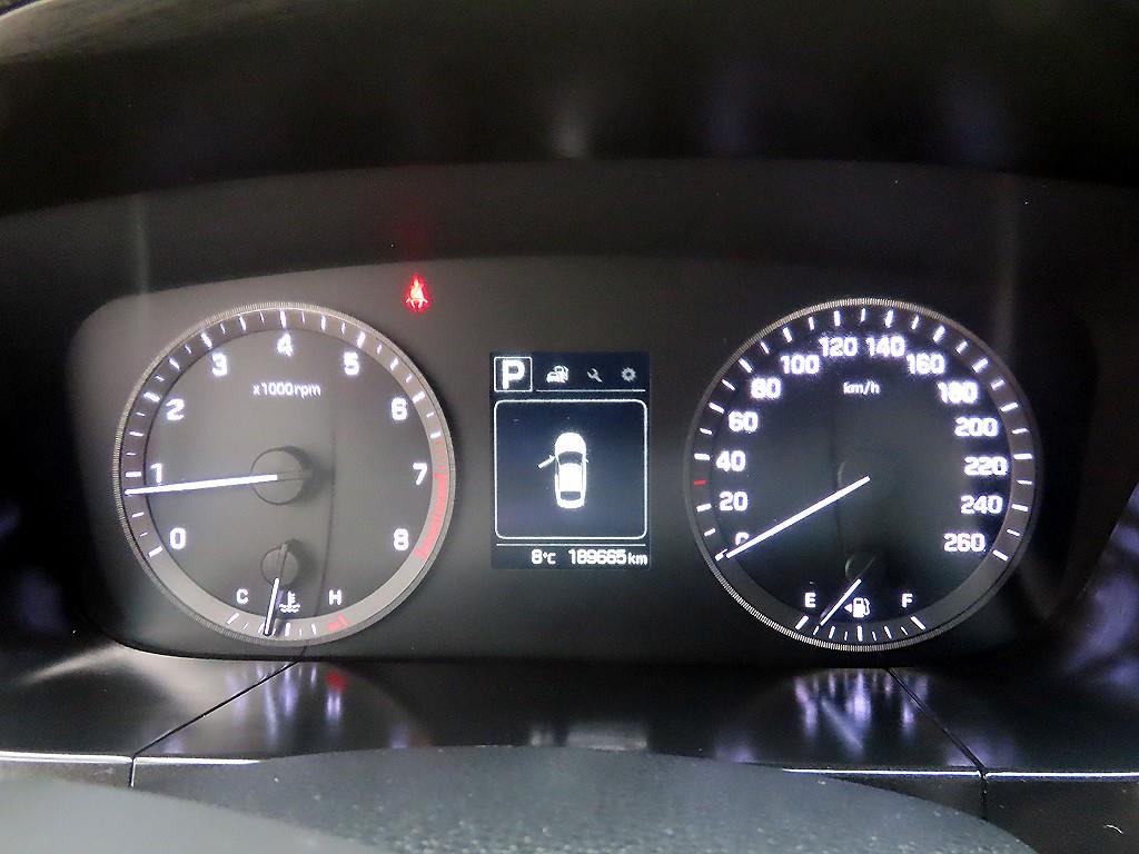 HYUNDAI Sonata - Vista 9