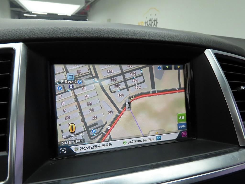 Mercedes Benz M Class - Vista 8