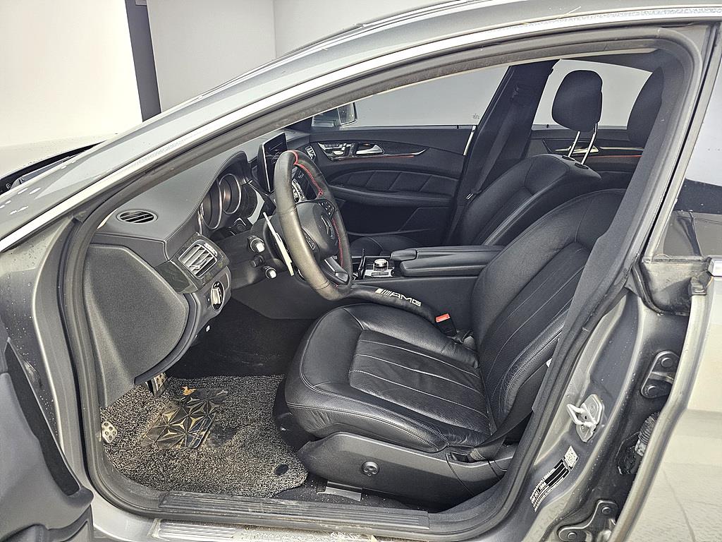 Mercedes Benz CLS Class - Vista 8