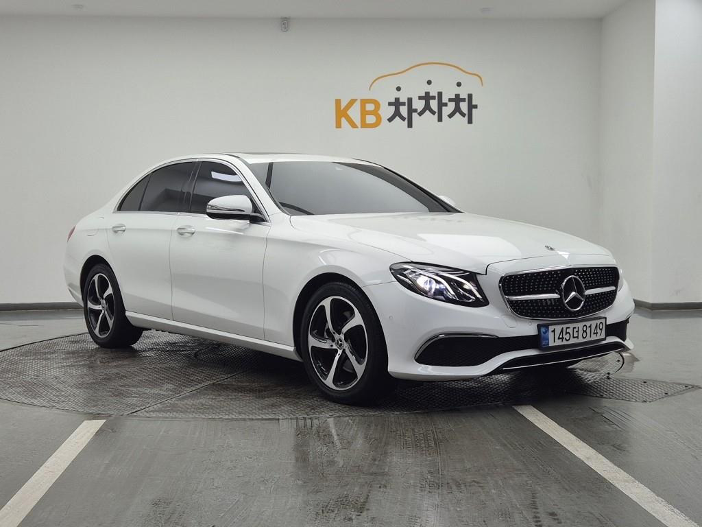 Mercedes Benz E class - Vista 2