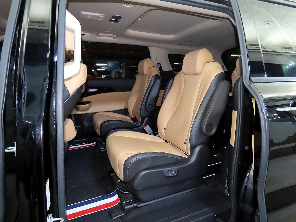 KIA Carnival - Vista 7