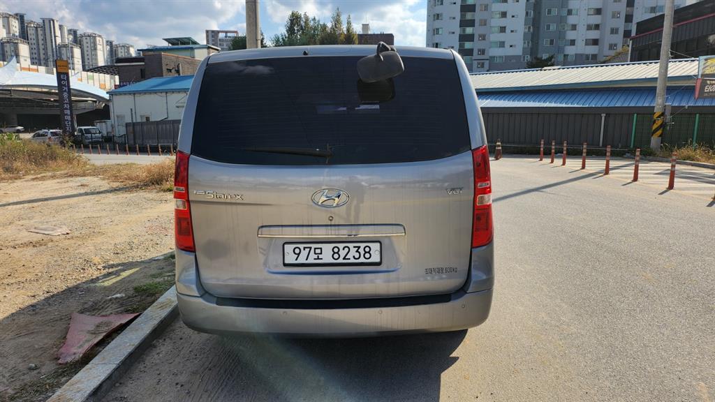 HYUNDAI Starex - Vista 4