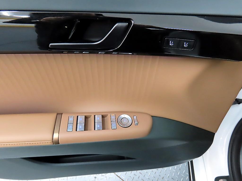 HYUNDAI Grandeur - Vista 11