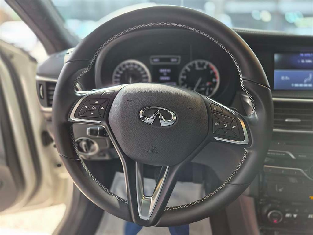 Infiniti Q - Vista 8