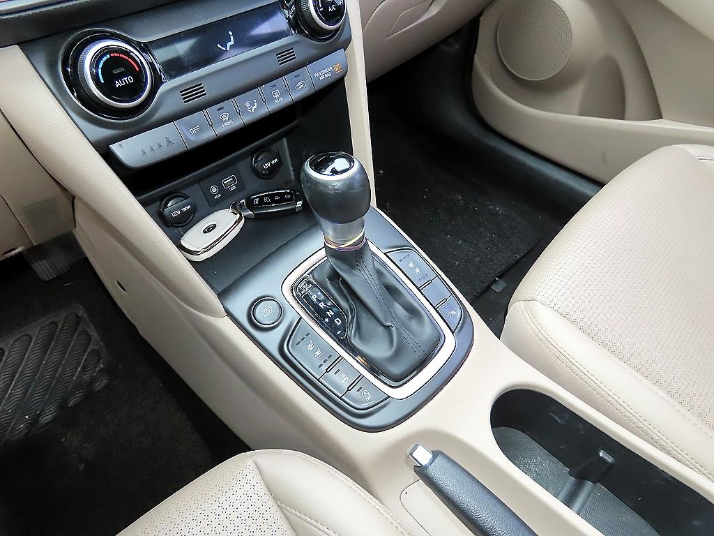 HYUNDAI Kona - Vista 12