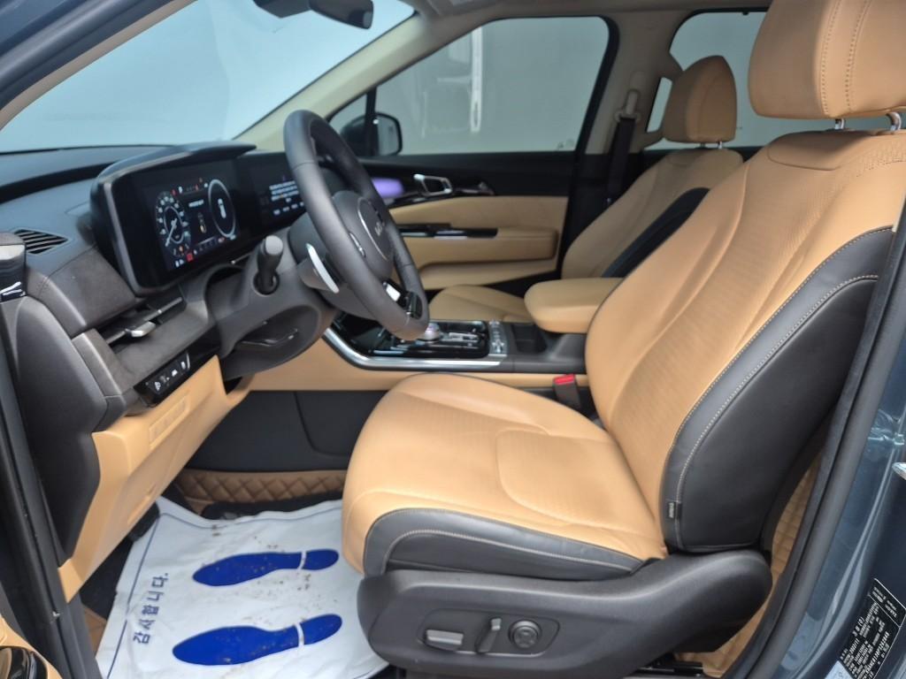 KIA Carnival - Vista 11
