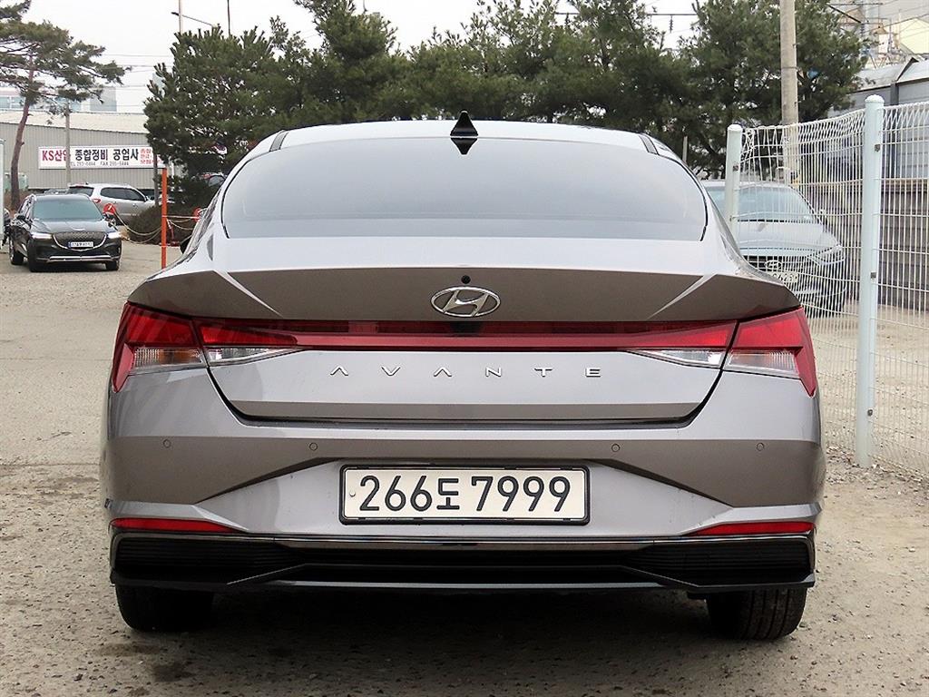 HYUNDAI Avante - Vista 4