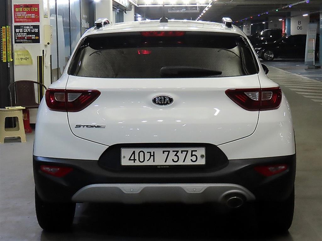 KIA Stonic - Vista 5