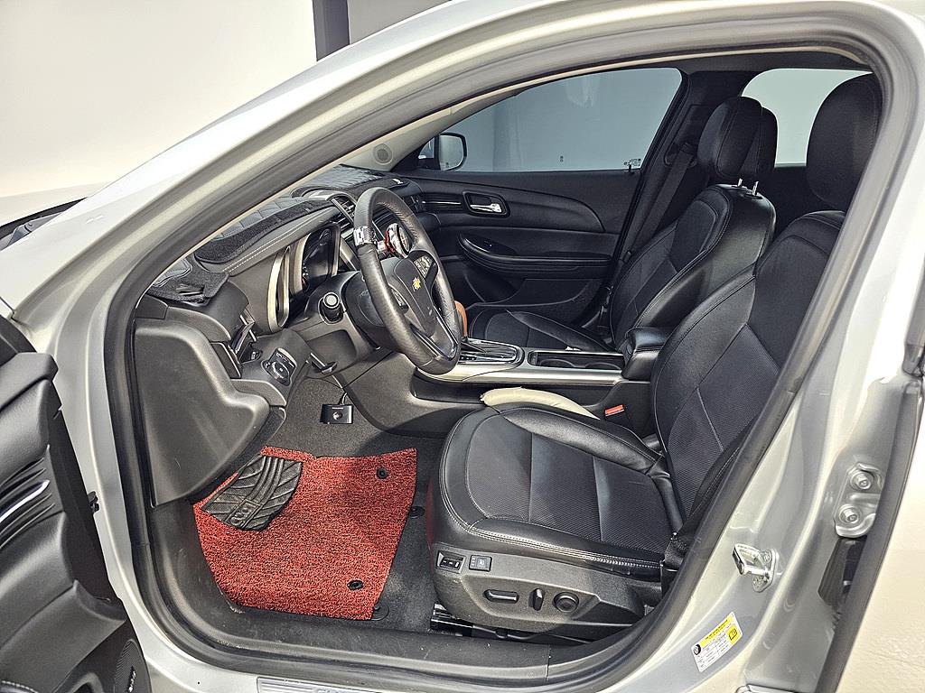 Chevrolet Malibu - Vista 8