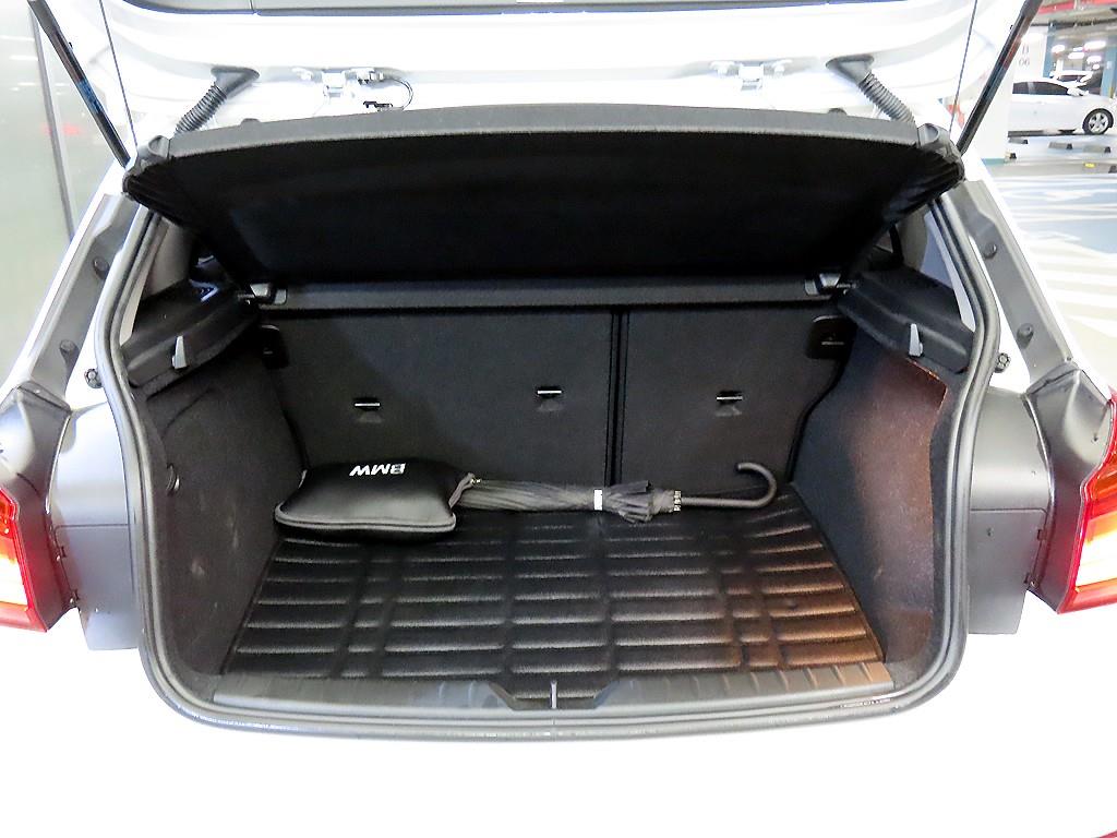 BMW 1 series 2019 Blanco - Importación desde Corea - HF Imports Iquique - Foto 18