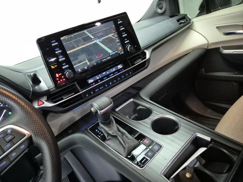 Toyota Siena - Vista 8