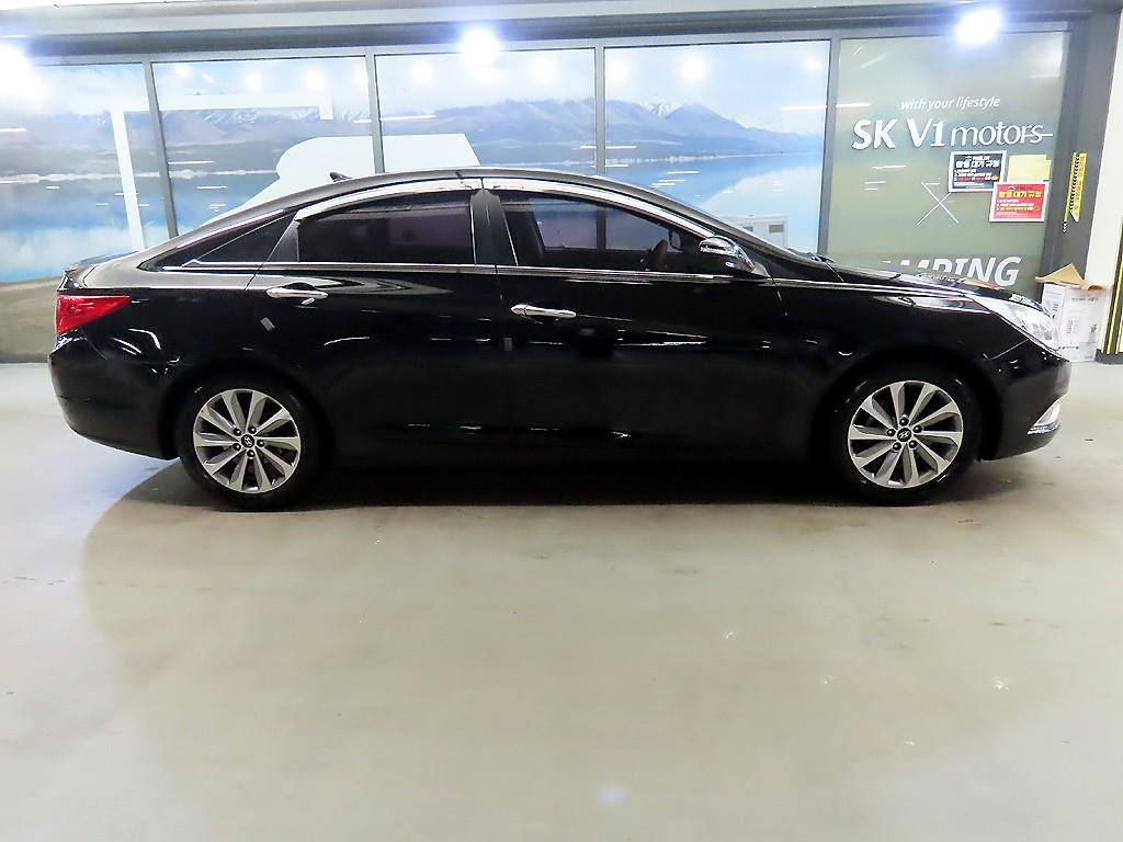 HYUNDAI Sonata - Vista 3