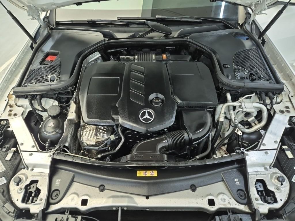 Mercedes Benz E class - Vista 5