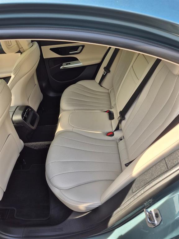 Mercedes Benz E class - Vista 12