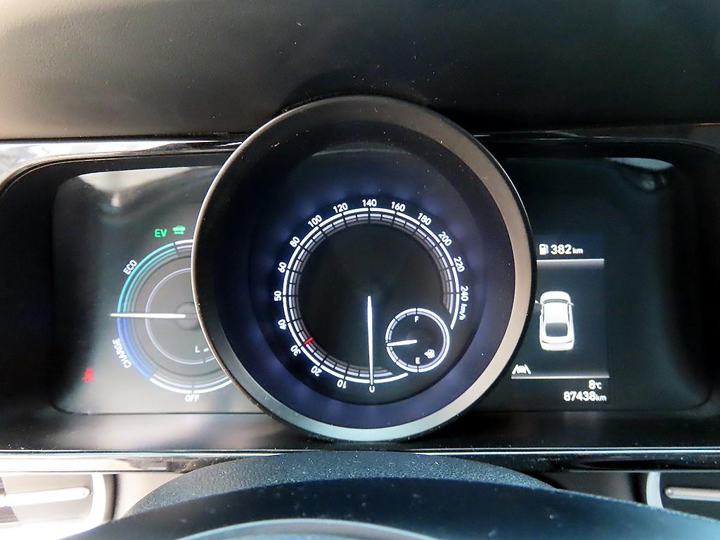 HYUNDAI Avante - Vista 9