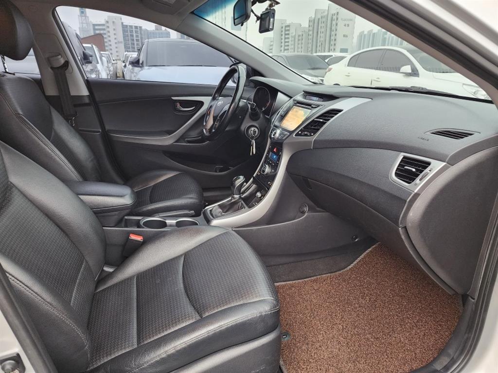 HYUNDAI Avante 2014 Plateado - Importación desde Corea - HF Imports Iquique - Foto 18