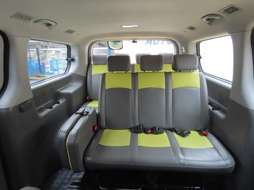 HYUNDAI Starex - Vista 9