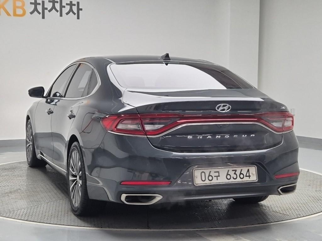HYUNDAI Grandeur - Vista 2