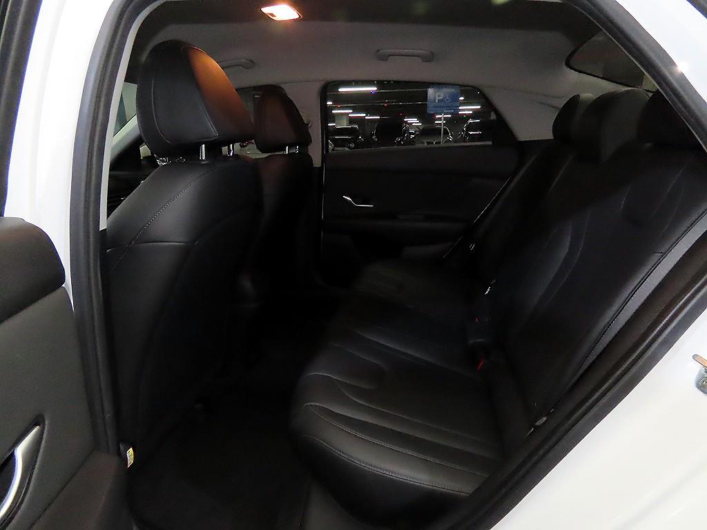 HYUNDAI Avante - Vista 7