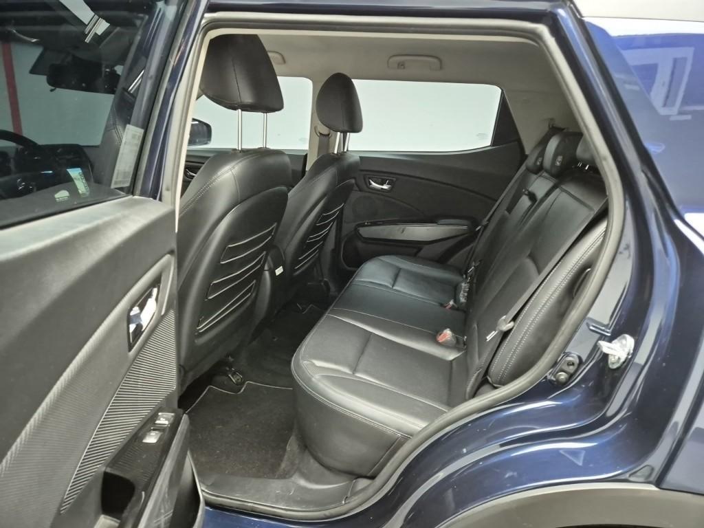 Ssangyong Tivoli - Vista 12