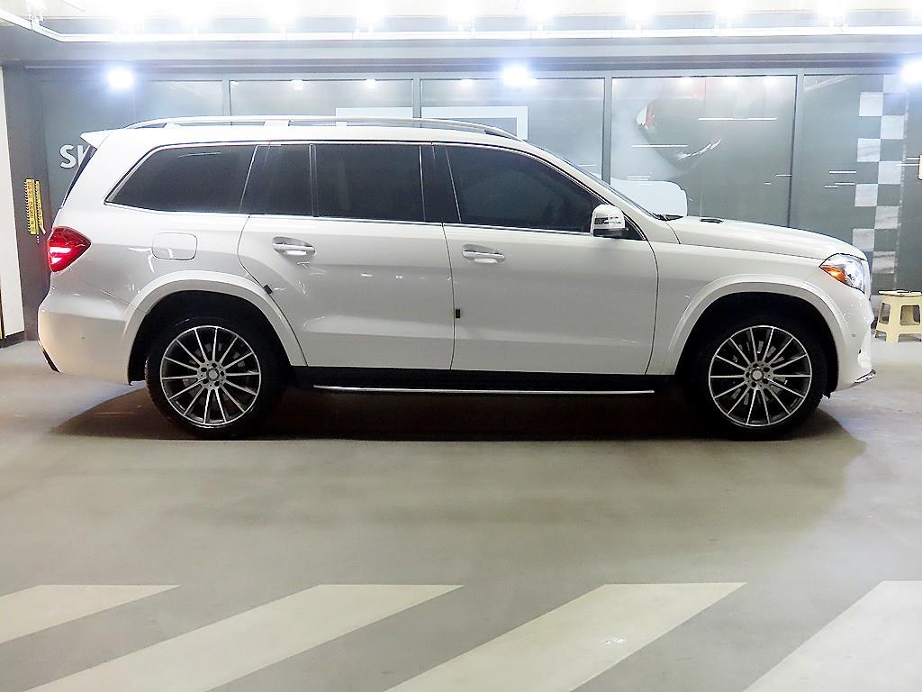 Mercedes Benz GLS Class - Vista 3