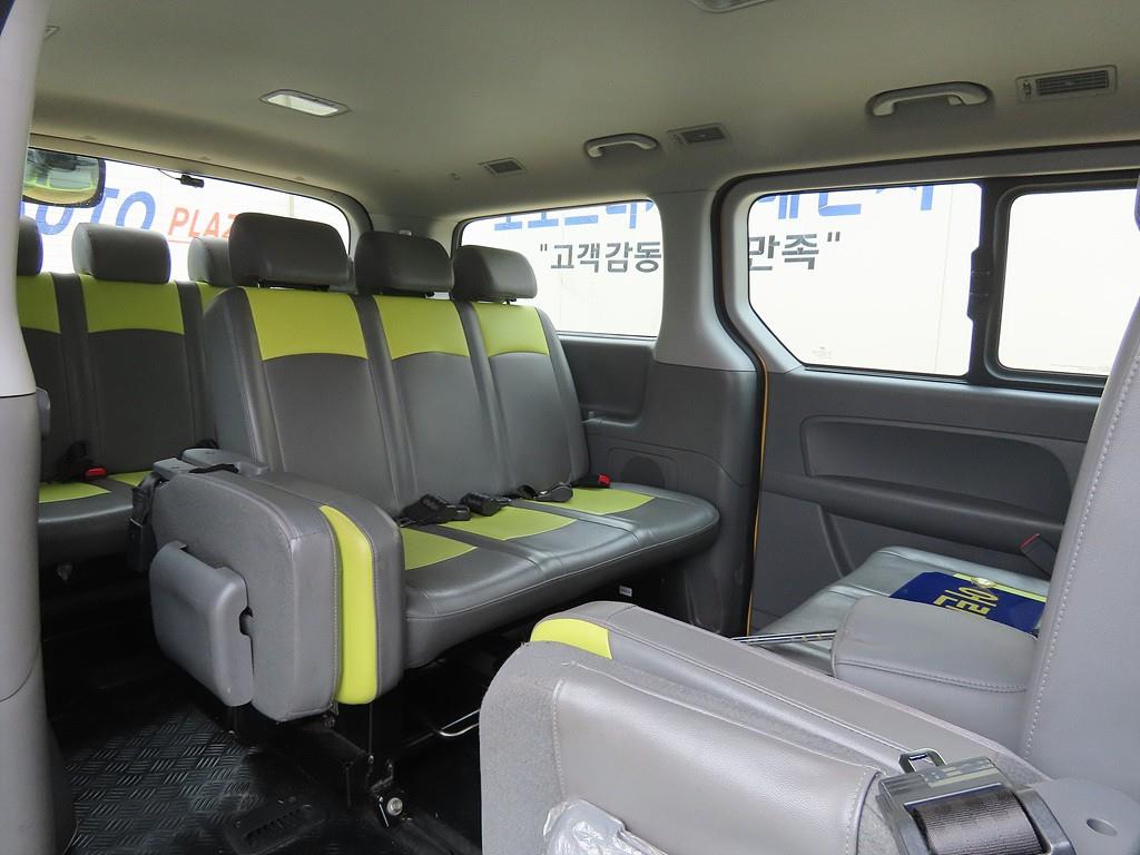 HYUNDAI Starex - Vista 7