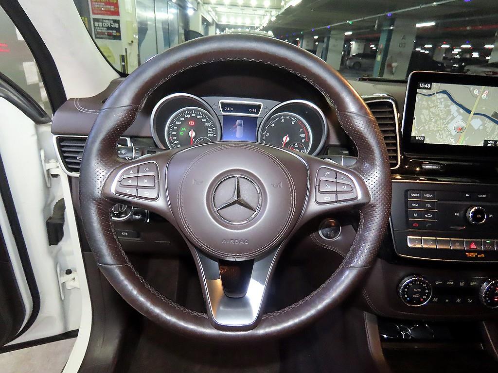 Mercedes Benz GLS Class - Vista 8