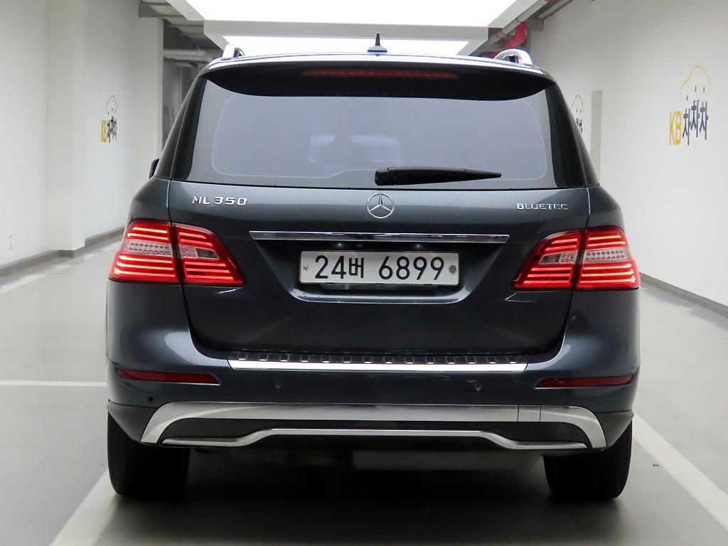 Mercedes Benz M Class - Vista 3